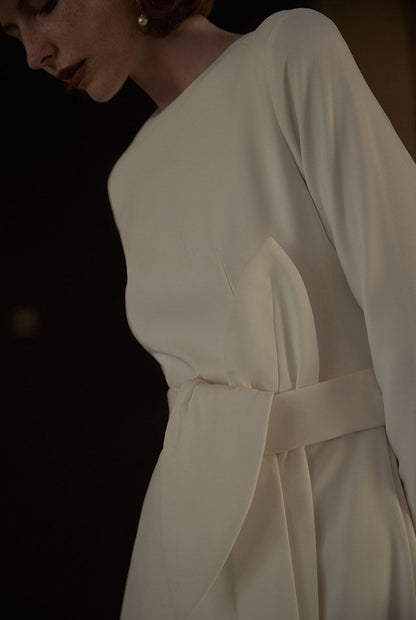 GOUDIN white trailing long-sleeved backless ceremony dress - SEA.