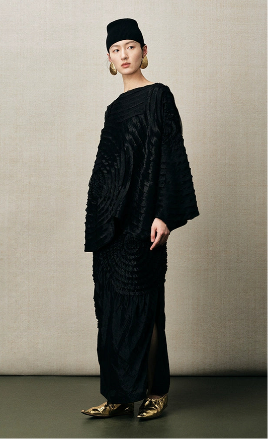 ZHUCHONGYUN oriental black round spiral pleated long slit straight skirt--HUNTER.