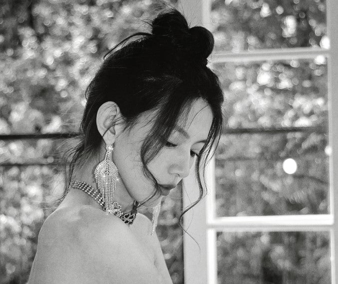 DOLLY High End Full Diamond Tassel Chic Earring-BOMA