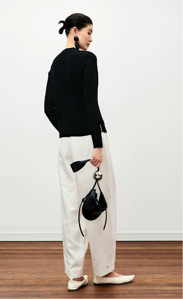 ZHUCHONGYUN black jacquard knitted wool V-neck long sleeves slim fit top -ILLIT.