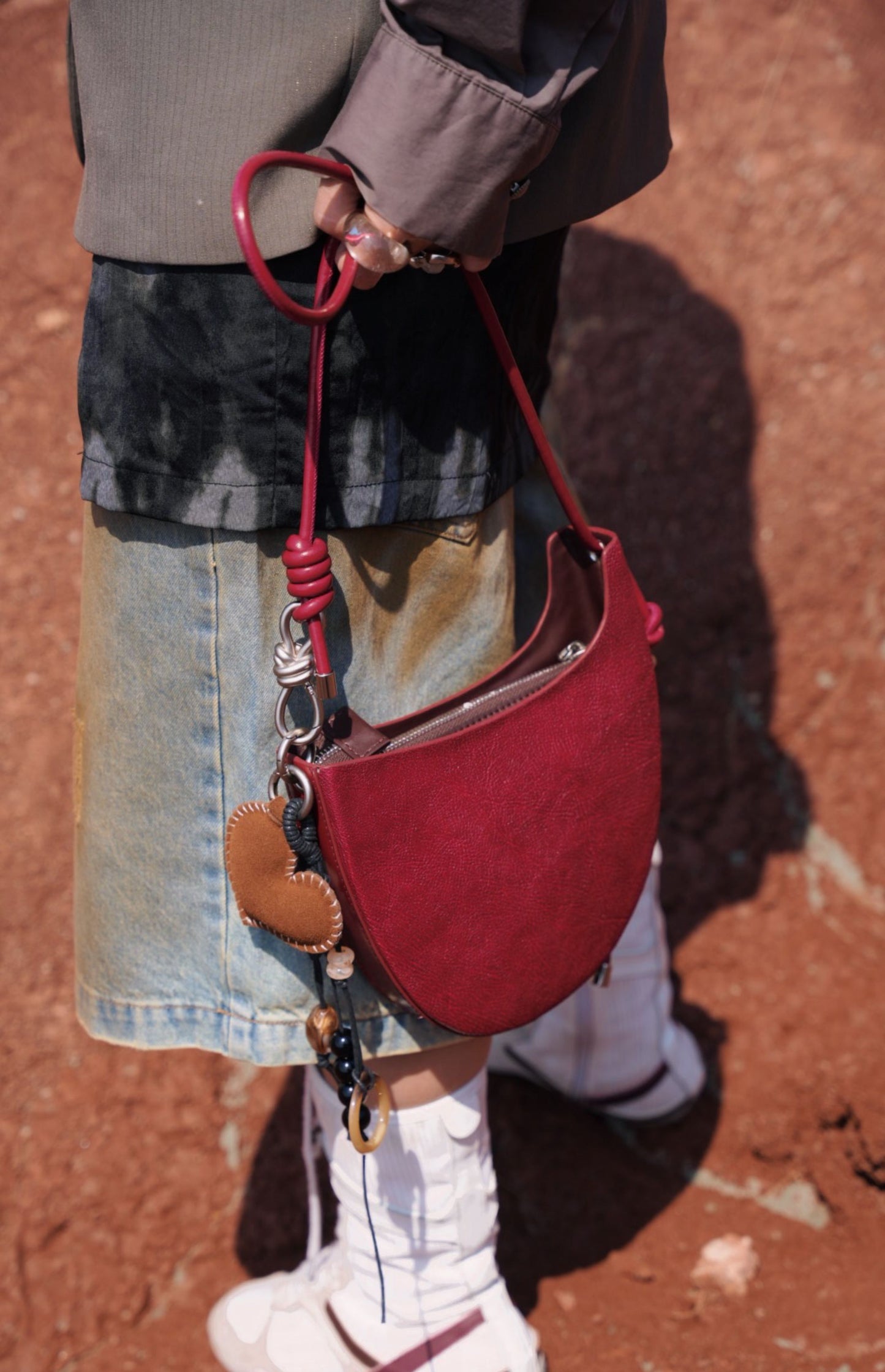 IUBALLET Sleek Leather Saddle Bag - GRANT.