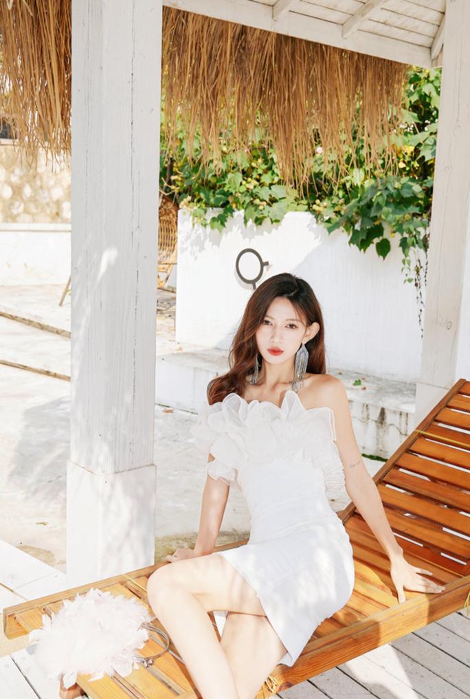 DOLLY Elegant White French Style Ruffled Off Shoulder Short Birthday Dress-AMA