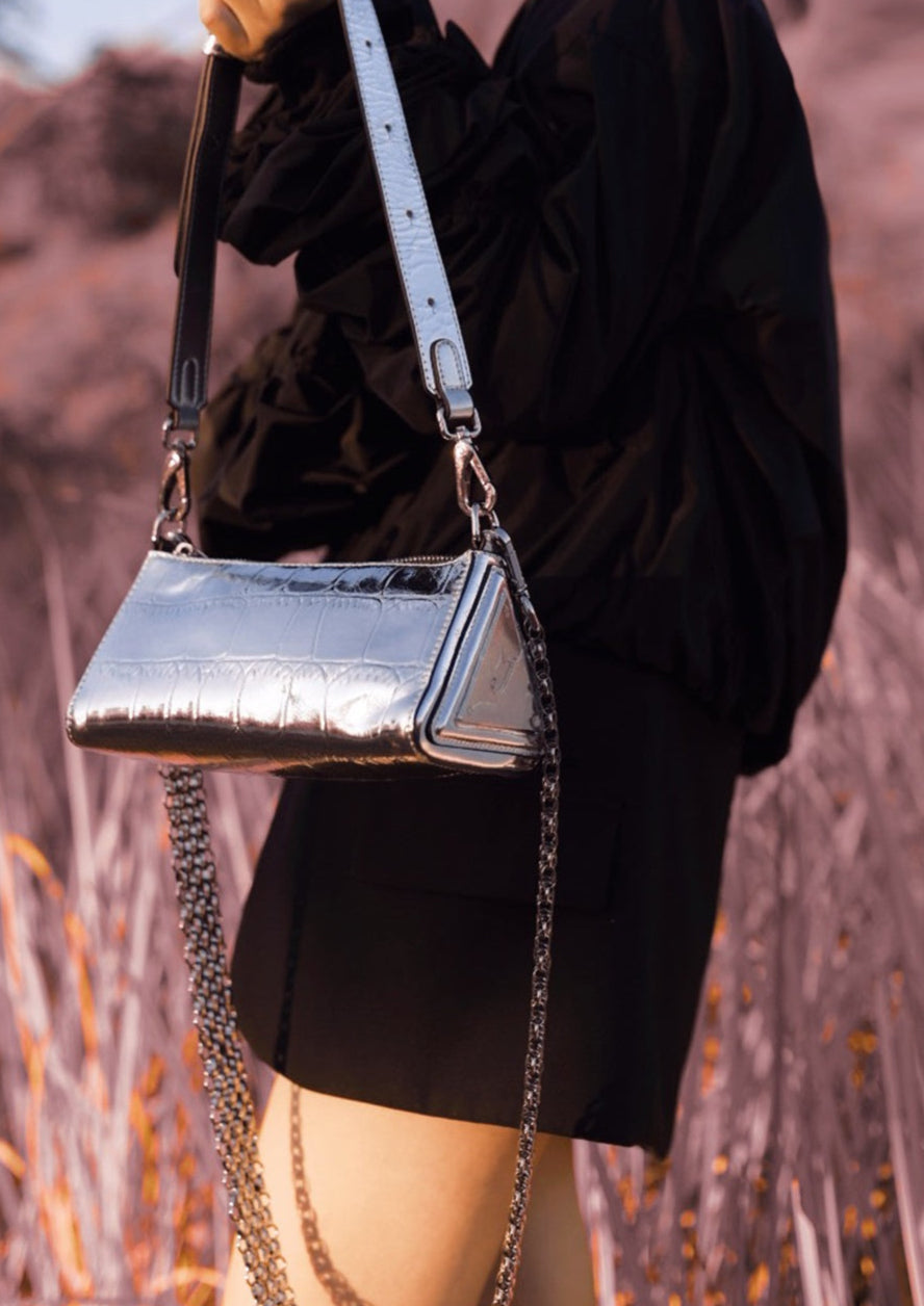 IUBALLET Stylish Leather Triangle Bag - CLOSED.