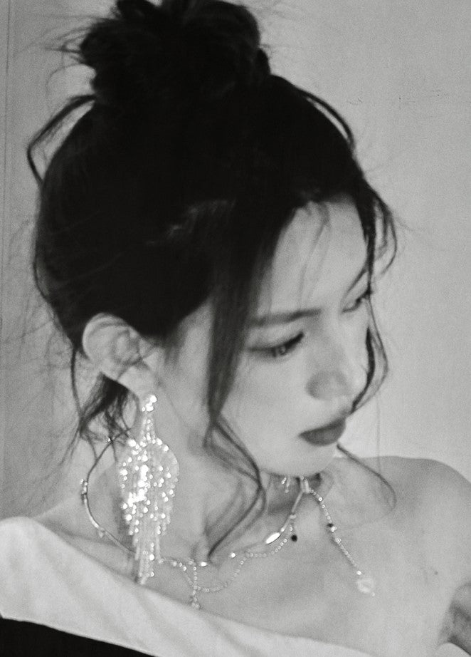 DOLLY High End Full Diamond Tassel Chic Earring-BOMA