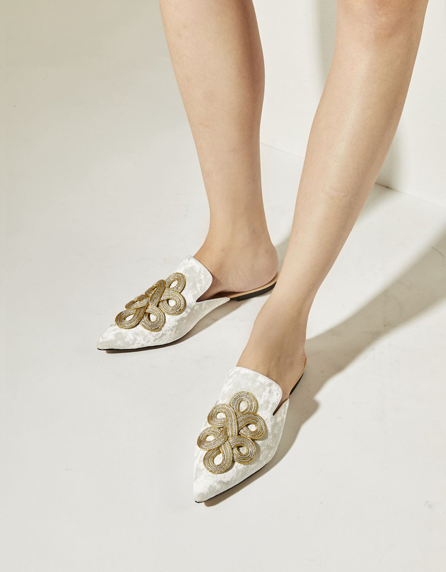 B-FEI white woven handmade embrioidered mule shoes - Ino