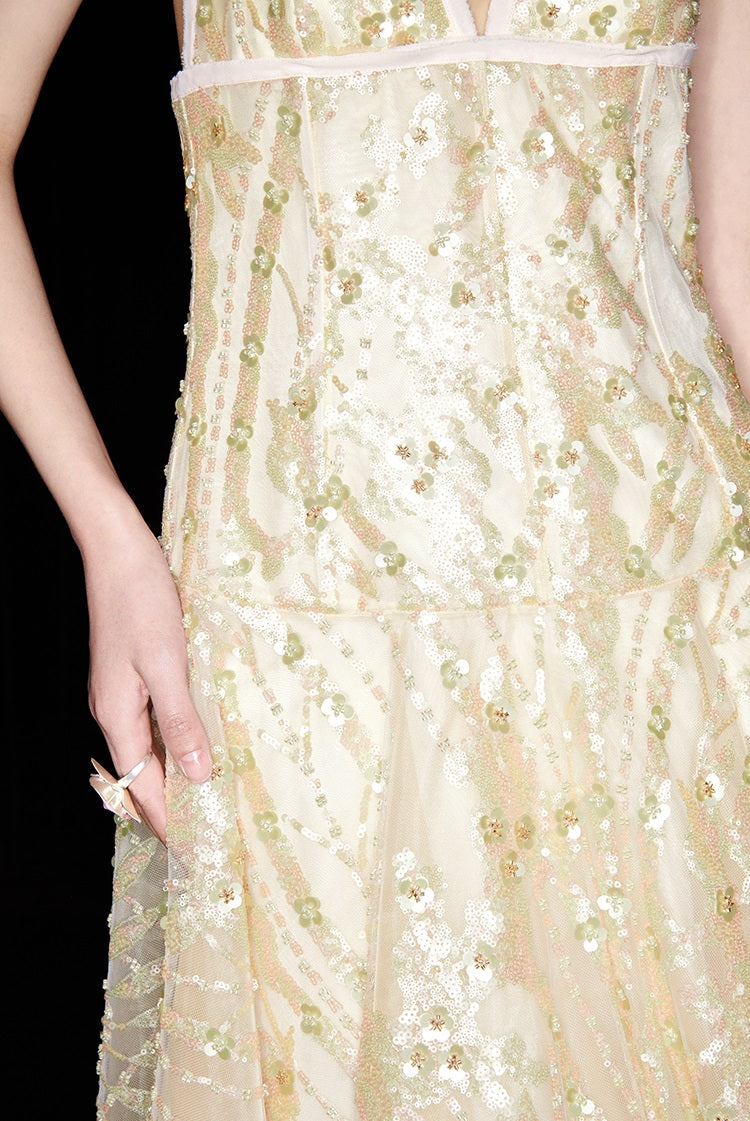 M essential Mackay designer Jinghui embroidered backless suspender dress- CAN.