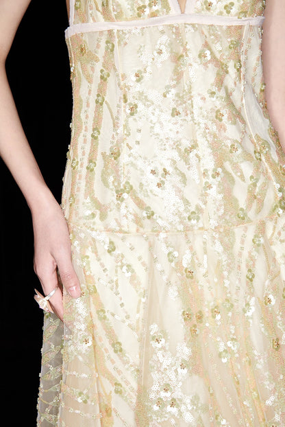 M essential Mackay designer Jinghui embroidered backless suspender dress- CAN.