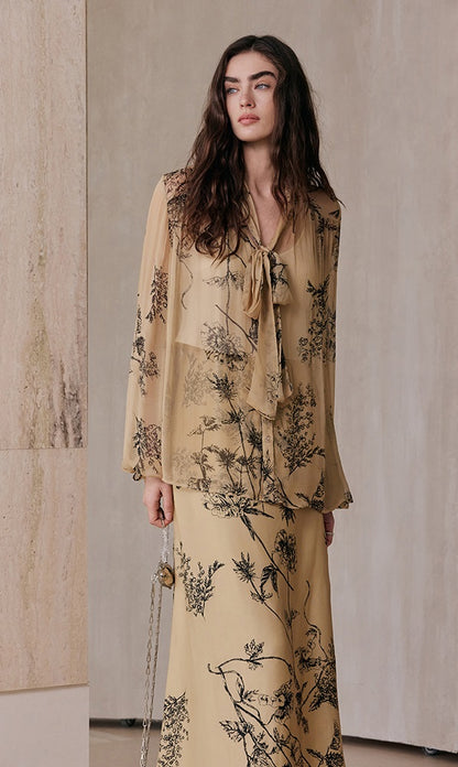 M essential Wise & Elegant Relaxed Resort Silk Flowing Streamer Print Skirt-SELVARA.