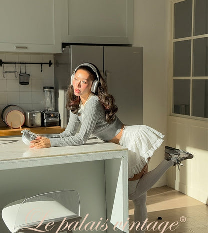 le palais vintage slim long sleeve sweater-BEA.