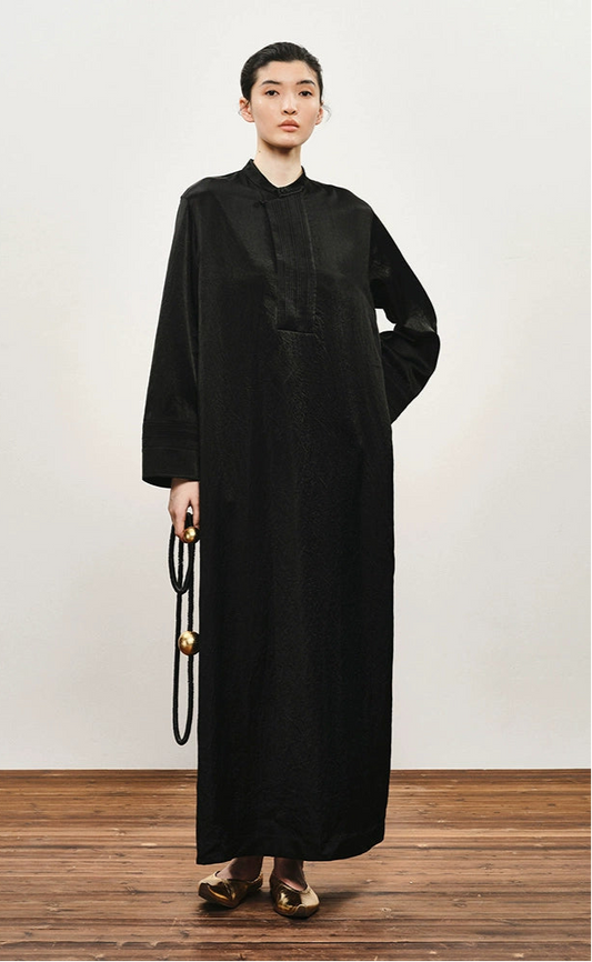 ZHUCHONGYUN black loose pleated satin dress with a belt-SULTY.