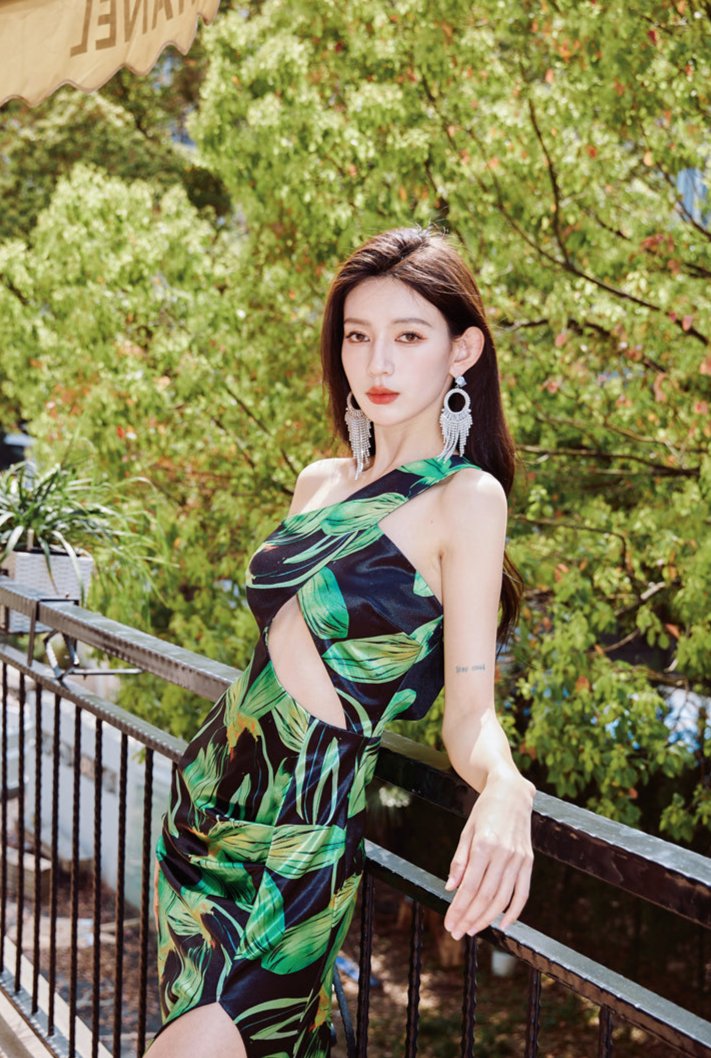 DOLLY Elegant Green Plant Print Sleeveless Slim Fit Long Slit Resort Dress-JOSEPHINA