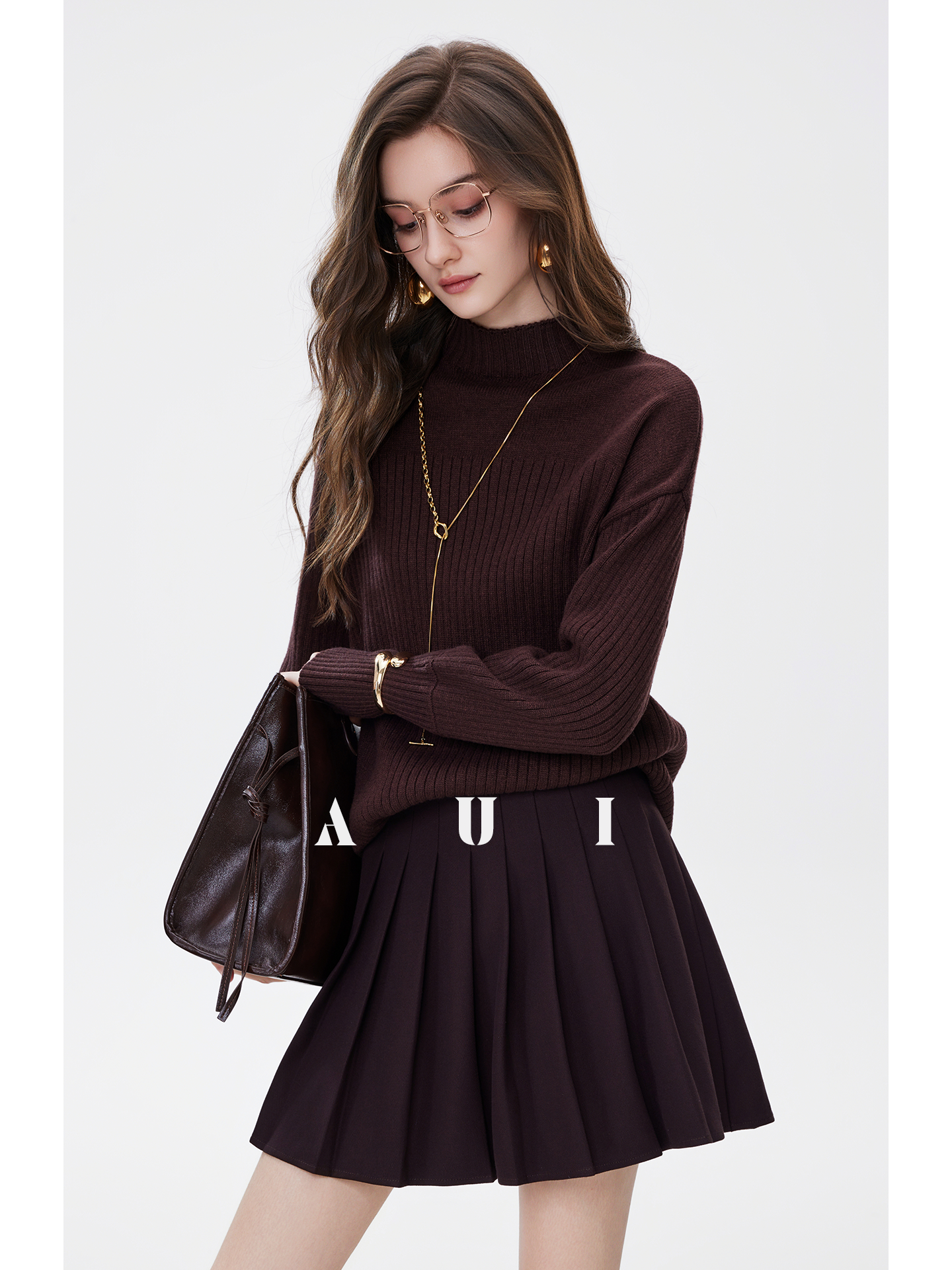 AUI can be seen as a pullover inner knitted sweater and a long-sleeved top -  Chung-Cha