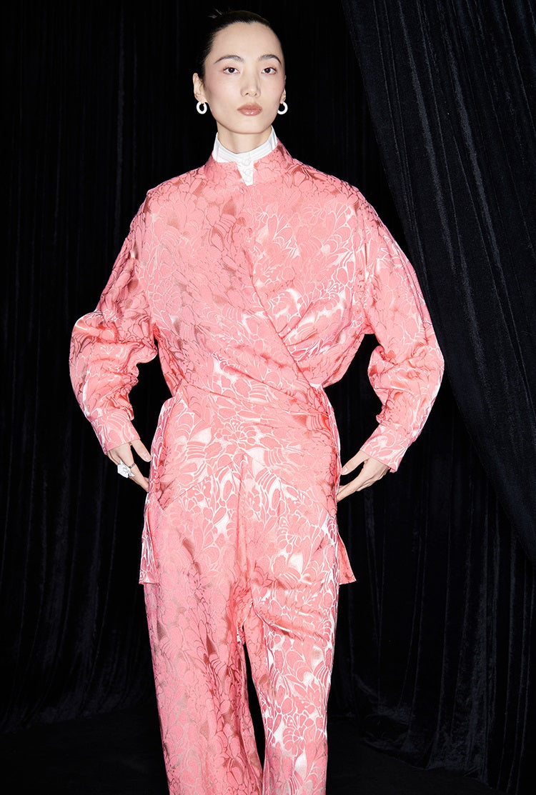 M essential Mackay designer fat jacquard wrapped around two stand-up collared shirts - LIGHT.