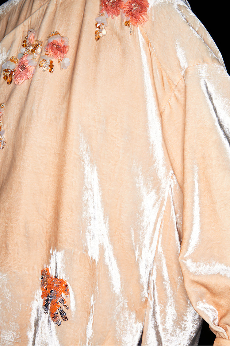 M essential Marquette Rulang velvet dahlia Thai lion goldfish studded bead shirt - BAO.