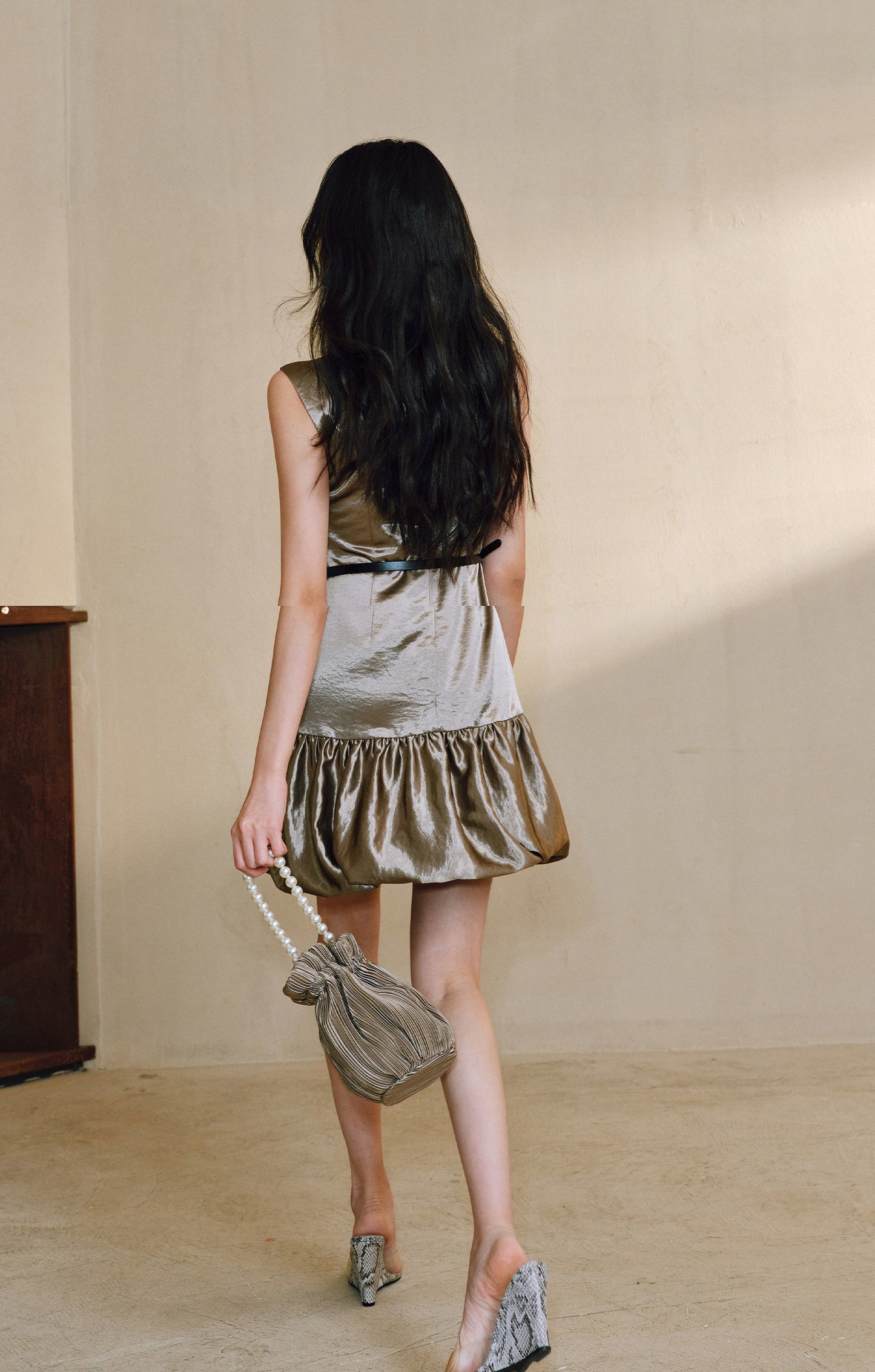 WANGXO Satin Gilt Pleated Flower Bud Hem Round Neck Sleeveless Waist Dress - CERYS