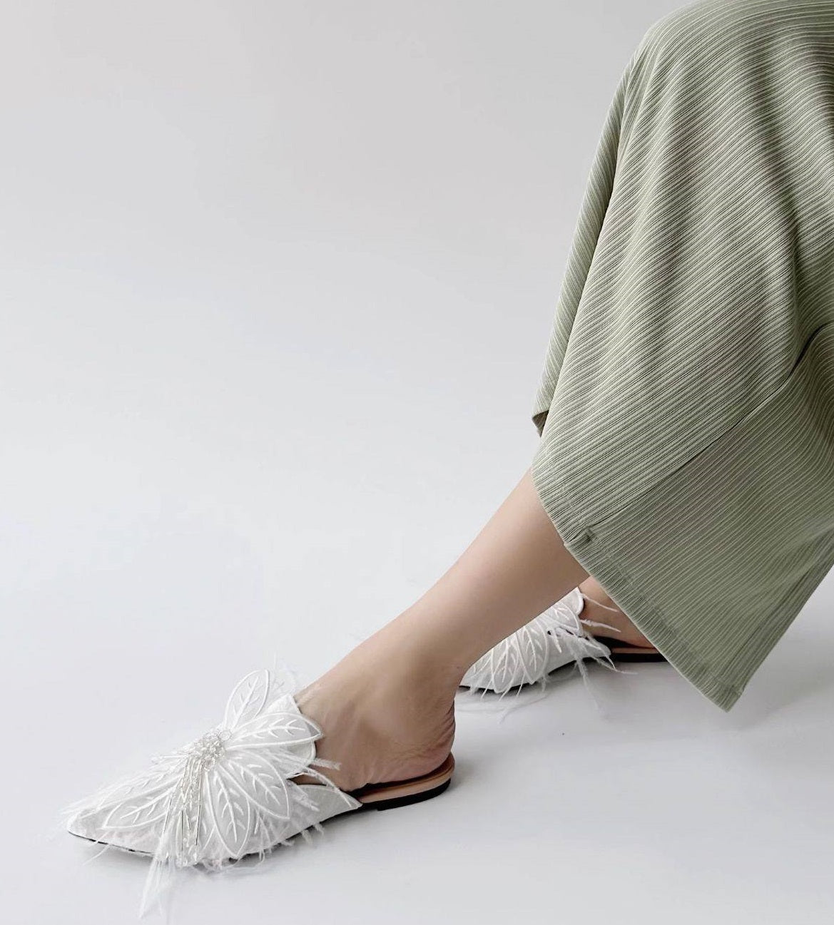 B-FEI white feather flower rhinestone flat mules-ARJO.