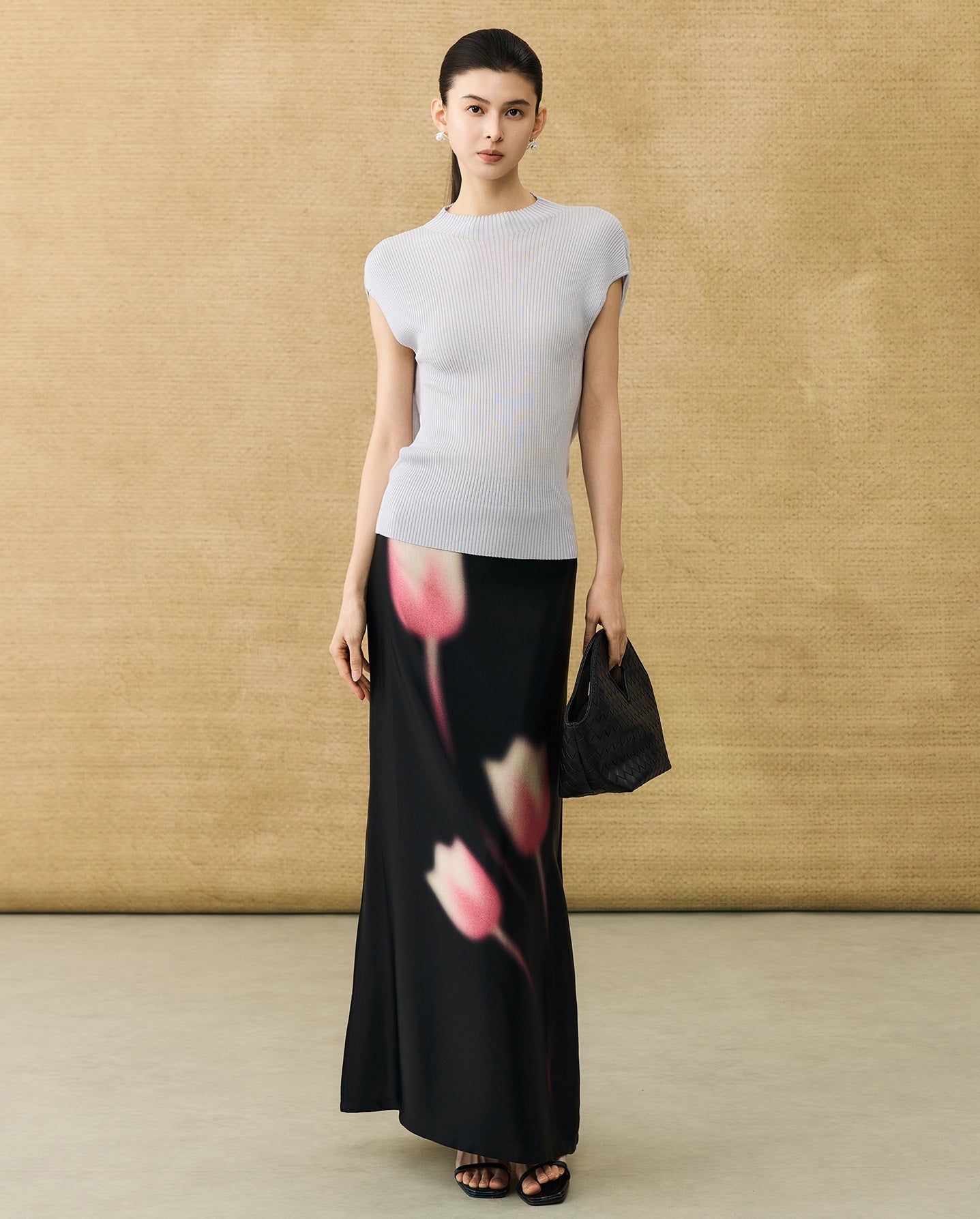 HECO Chinese comfortable neck sleeveless knitted T-shirt - QUEEN.