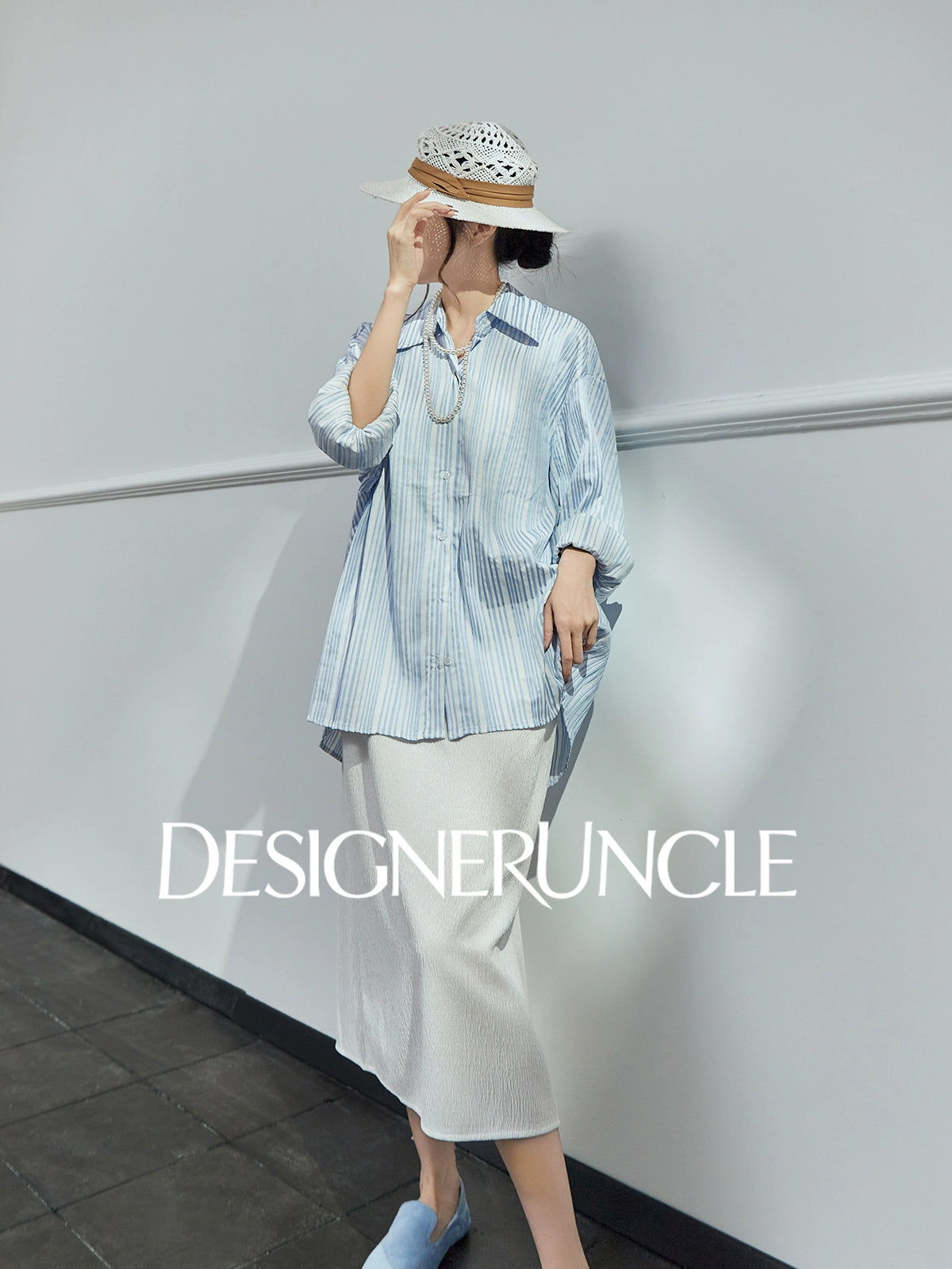 DGU| Blue Knitted Loose Vertical Light Luxury Commuter Fan Niche Design Top - George.