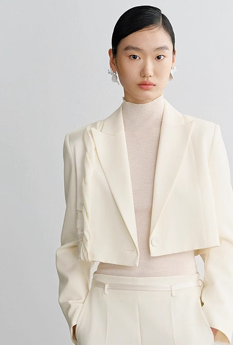 COMME MOI Lu Yan designer's new wool twisted short suit - DECKS.