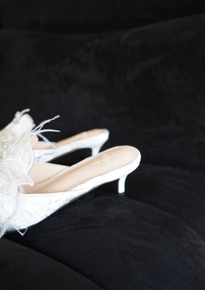 B-FEI's feather embroidered kitten heel-CARO.