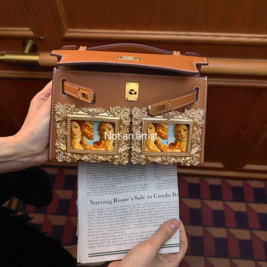 NOT AN ARTIST Botticelli's Venus of the Birth art exhibition-themed clutch bag - GRAVITY