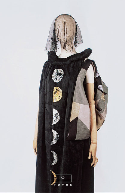 TUYUE Sustainable Linen Moon Tochbag - RAYA.