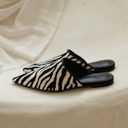 B-FEI zebra print pointed toe flip flat mules-MARK.