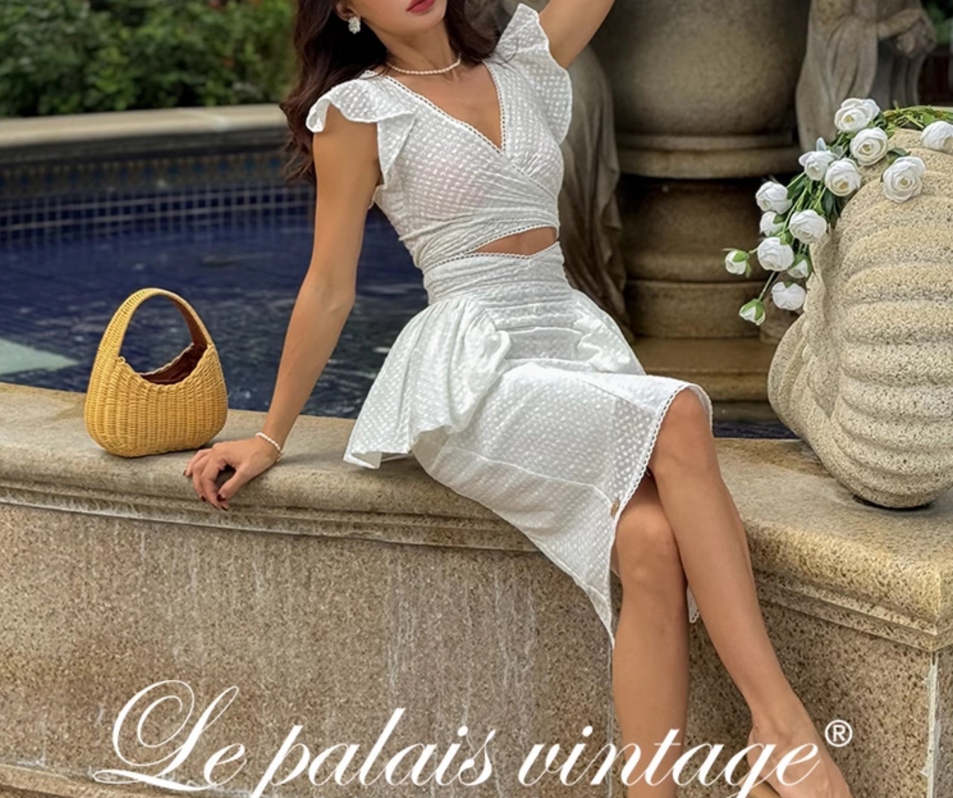 Le Palais Vintage embroidery cotton wrap short top + high-waisted bud skirt-TEE
