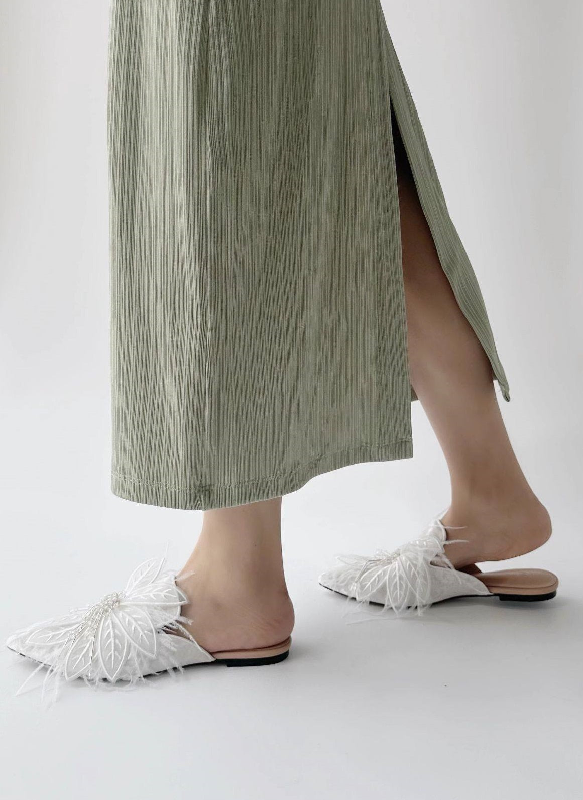 B-FEI white feather flower rhinestone flat mules-ARJO.