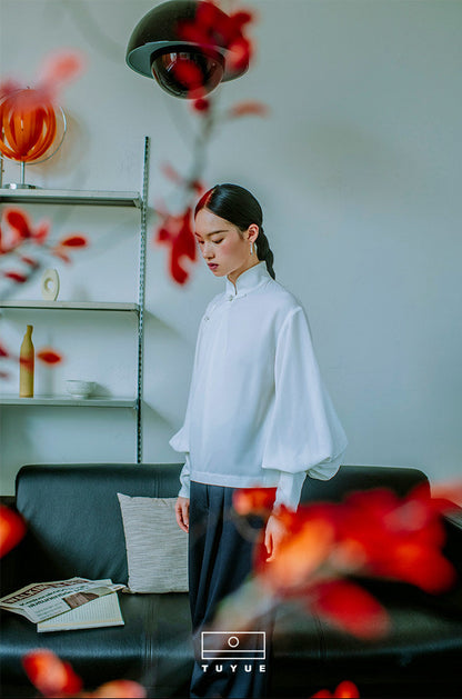 TUYUE white cool lantern cuff buckle top- SCOTT.