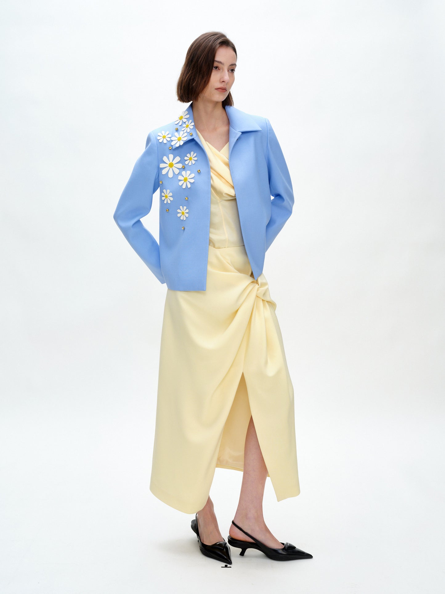 SERRER Little daisy flower hand-studded light blue blazer - KADISHA.