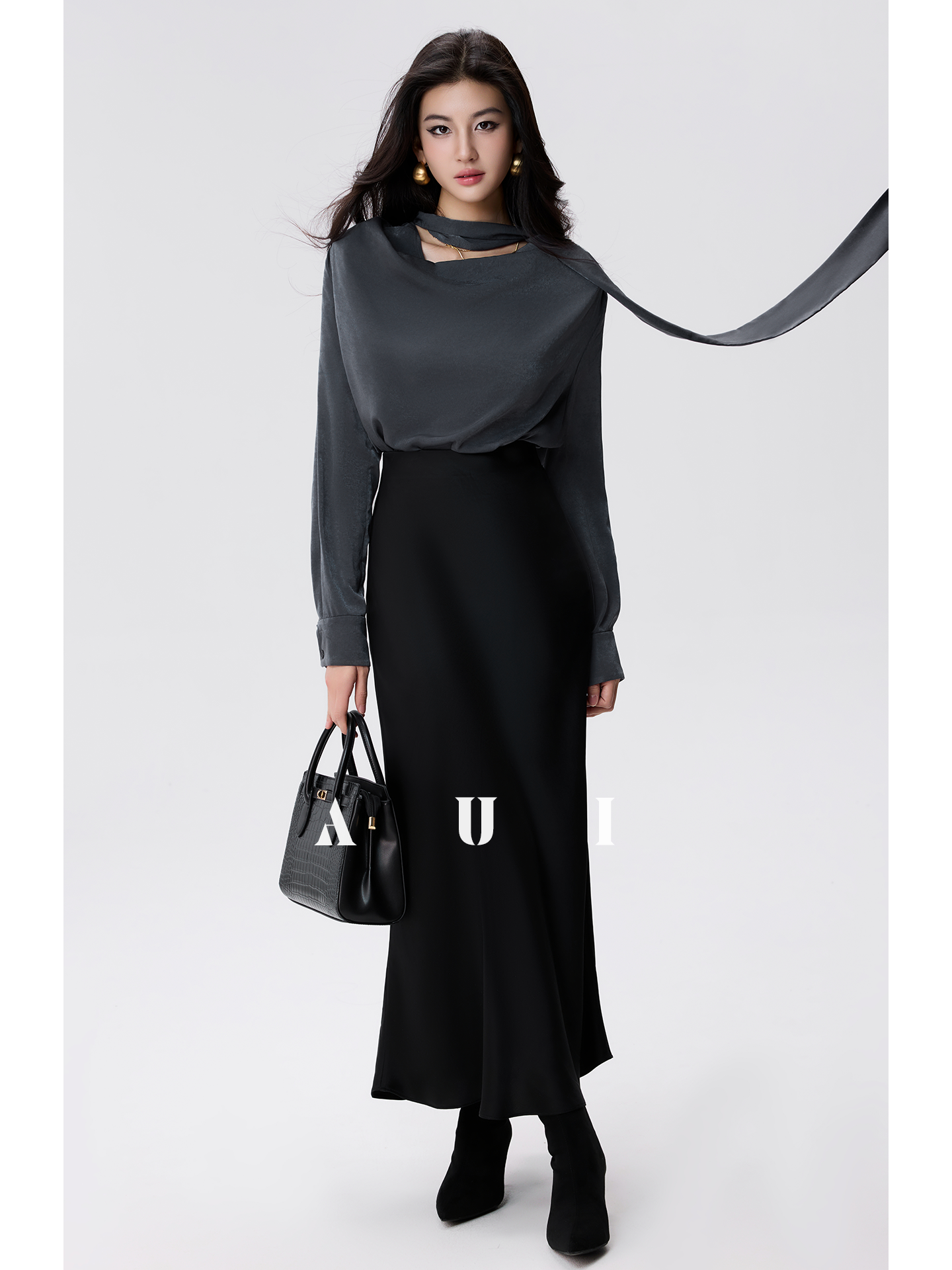 AUI commuter gray shoulder pad chiffon foreign temperament high-end chic top - Seo-yoon