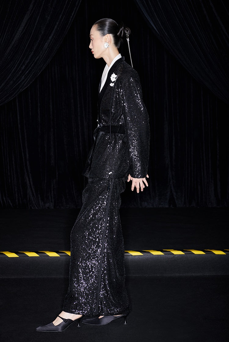 M essential Mackay designer Jingye embroidered fabric layered robe - STATE.