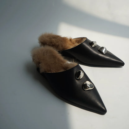 B-FEI black leather single shoe with metal buckle.