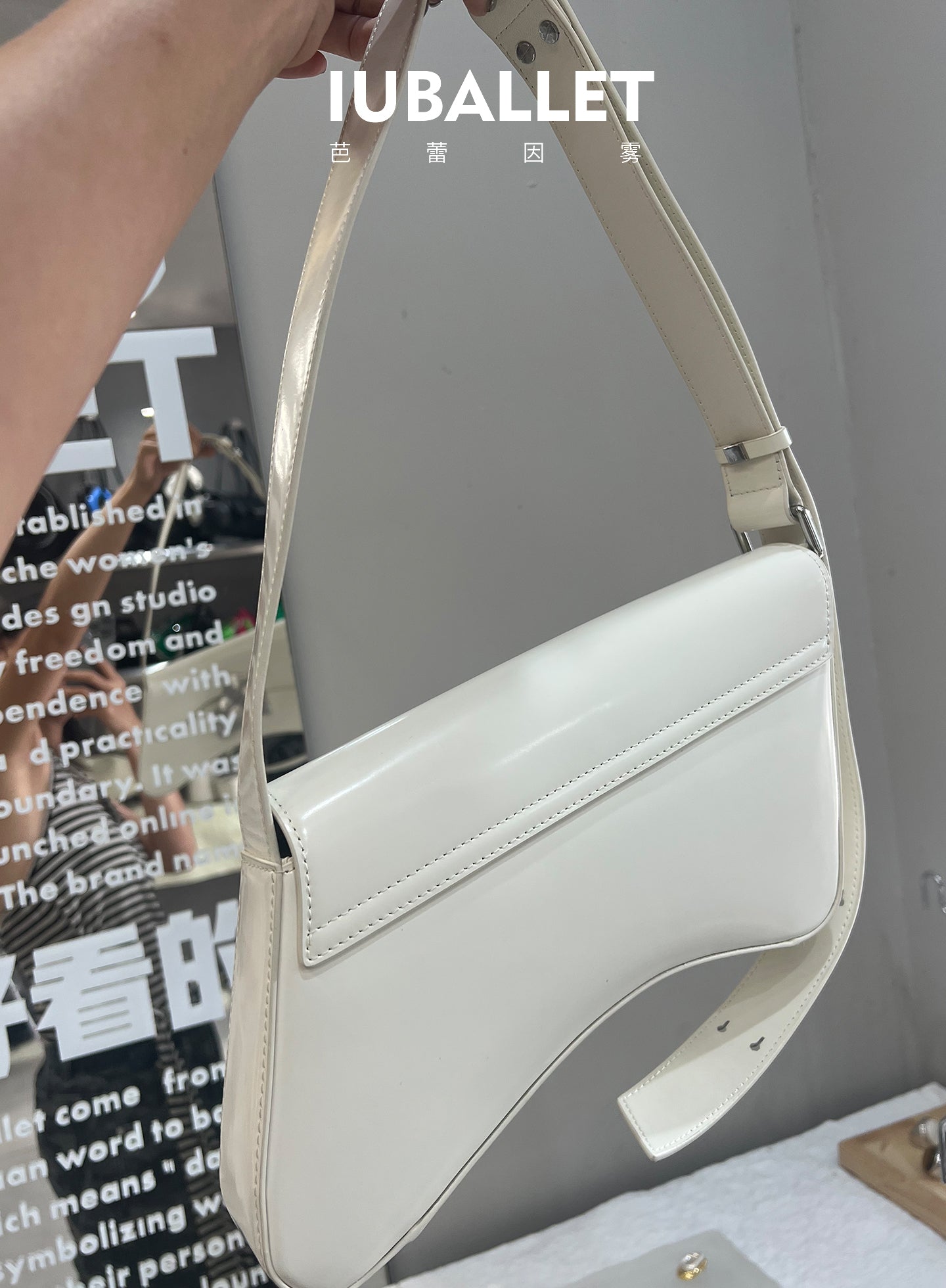 IUBALLET Style Shape Original Design Leather Women's Bag Lock Buckle  - PULL.