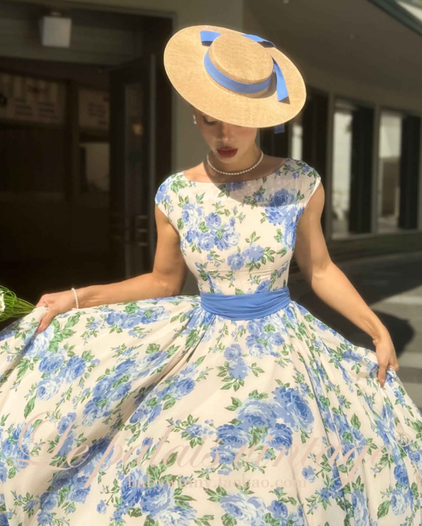 Le Palais Vintage elegant silk floral dress with a huge hem-KOTORI.