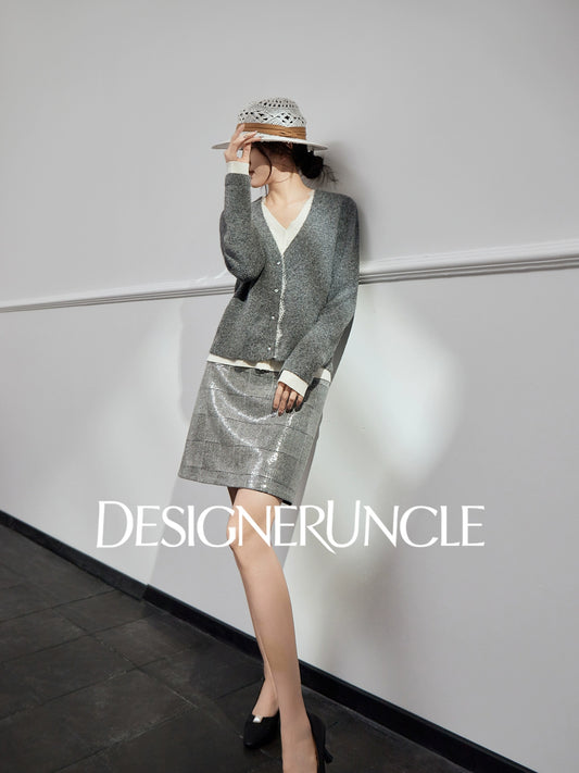 DGU| Gray sweater light luxury niche design V-neck fashion design knitted top - Roberta.