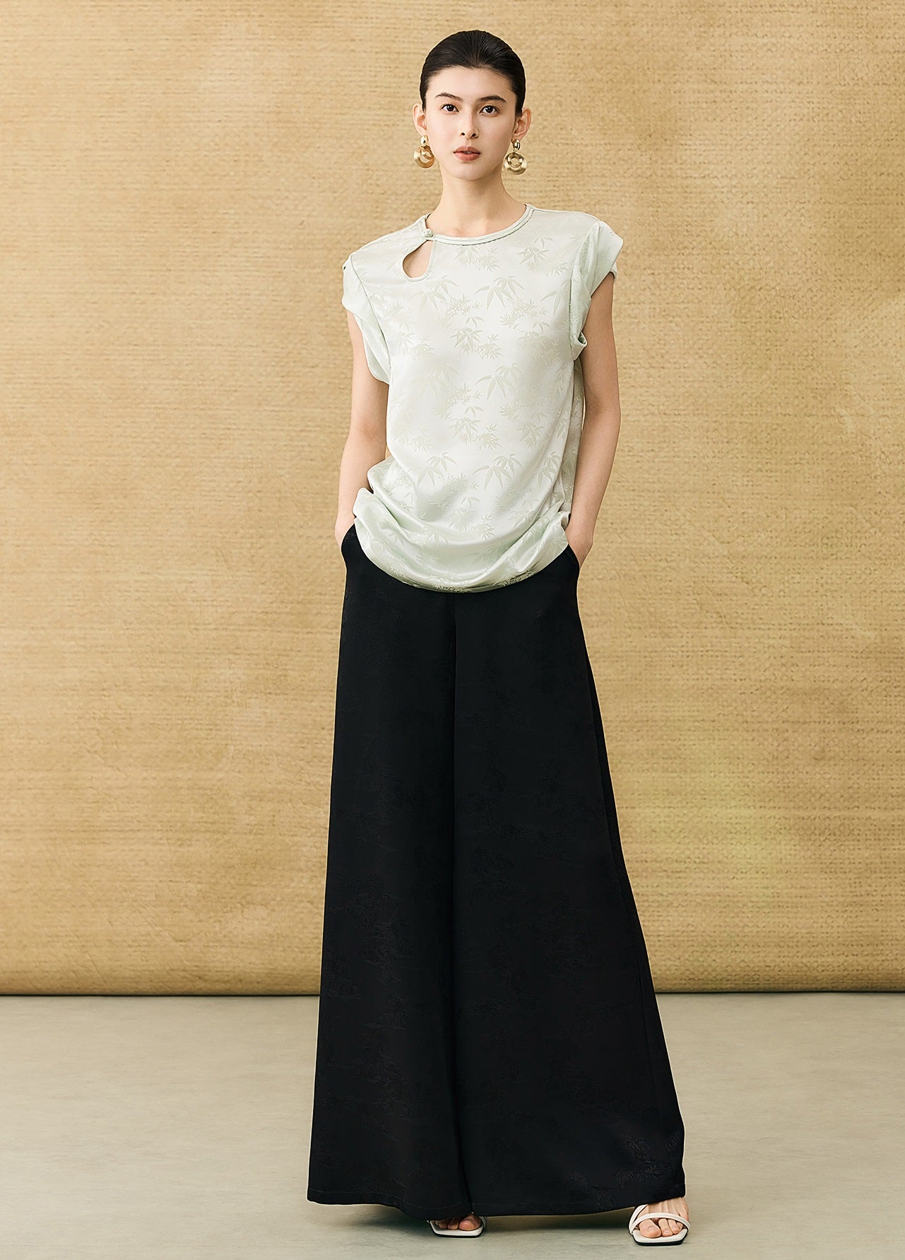 HECO Chinese Acetate Fugui Buckle Short Sleeve T-Shirt - CLOVE.