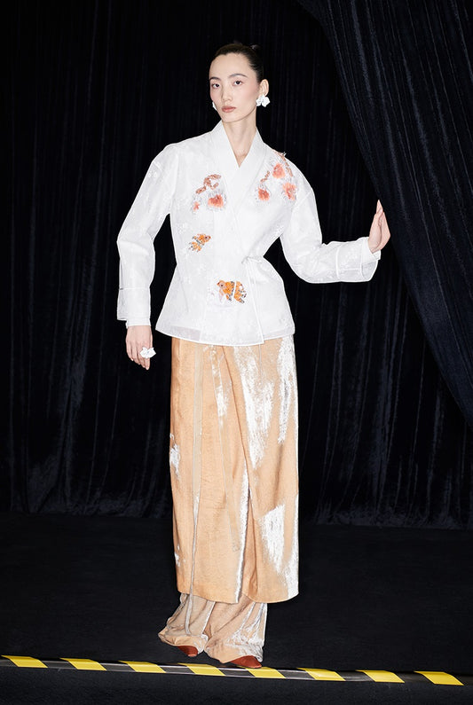 M essential Mackay designer label Quiet lace dahlia Thai lion goldfish studded Kimono Top - NICE.