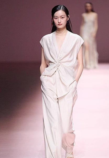 COMME MOI Summer V-Neck Sleeveless Kink Top - MERCY.