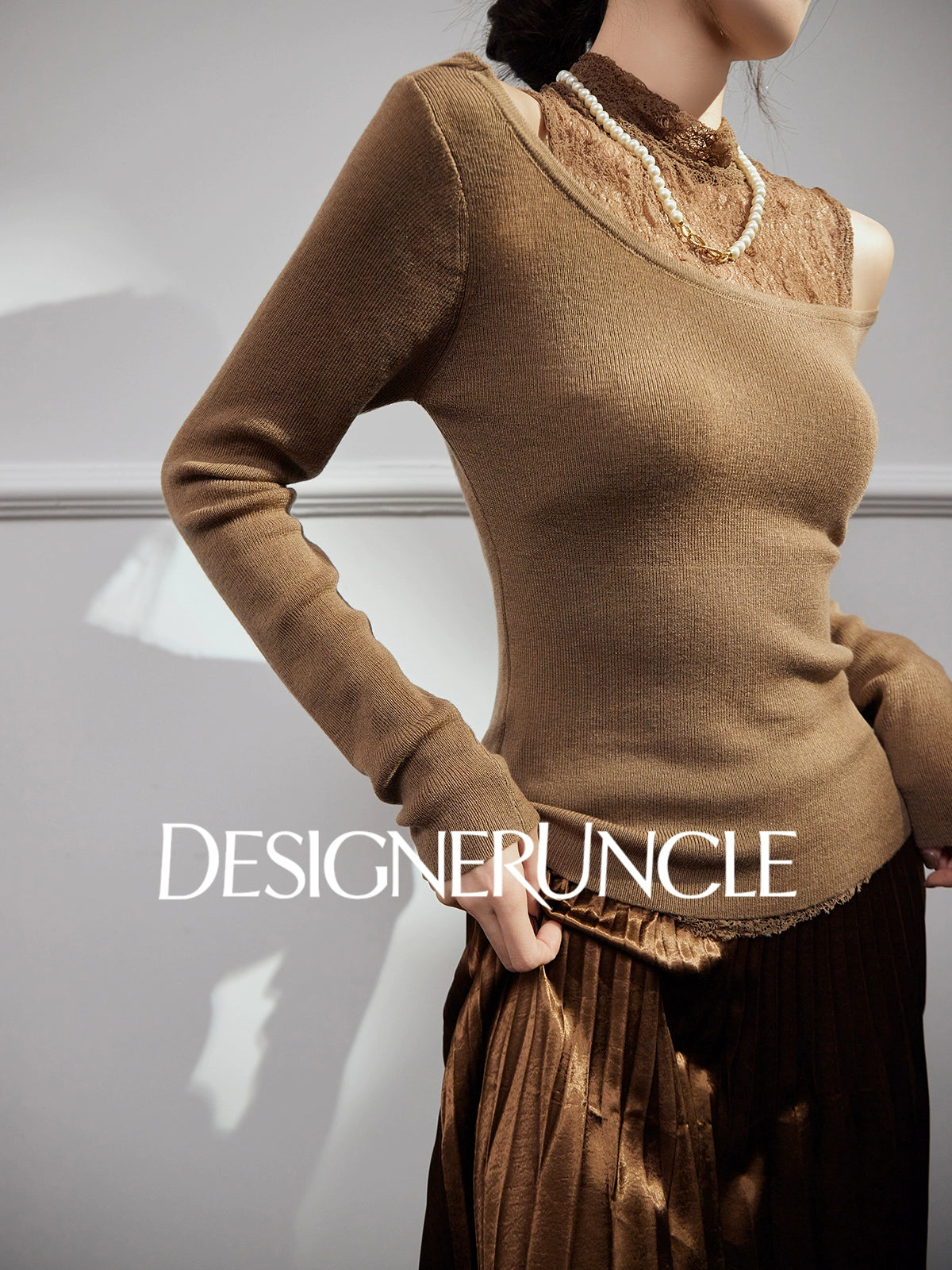 DGU "Twilight Apricot" lace cut-out base commuter versatile slimming top - DEED.