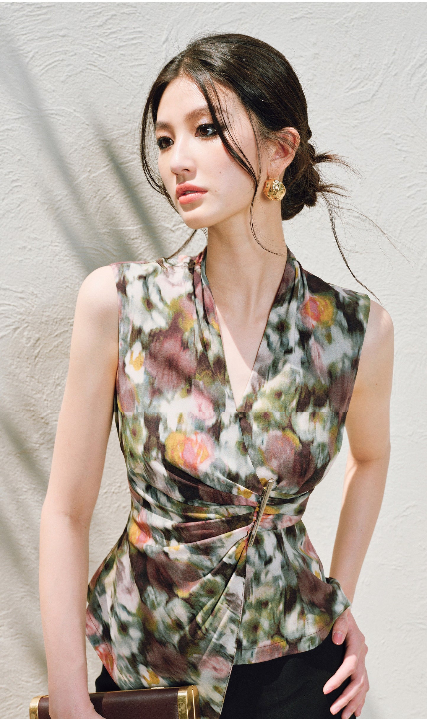 WANGXO | Innovative Weaving Texture Overlapping V-Neck Sleeveless Top -KEIA