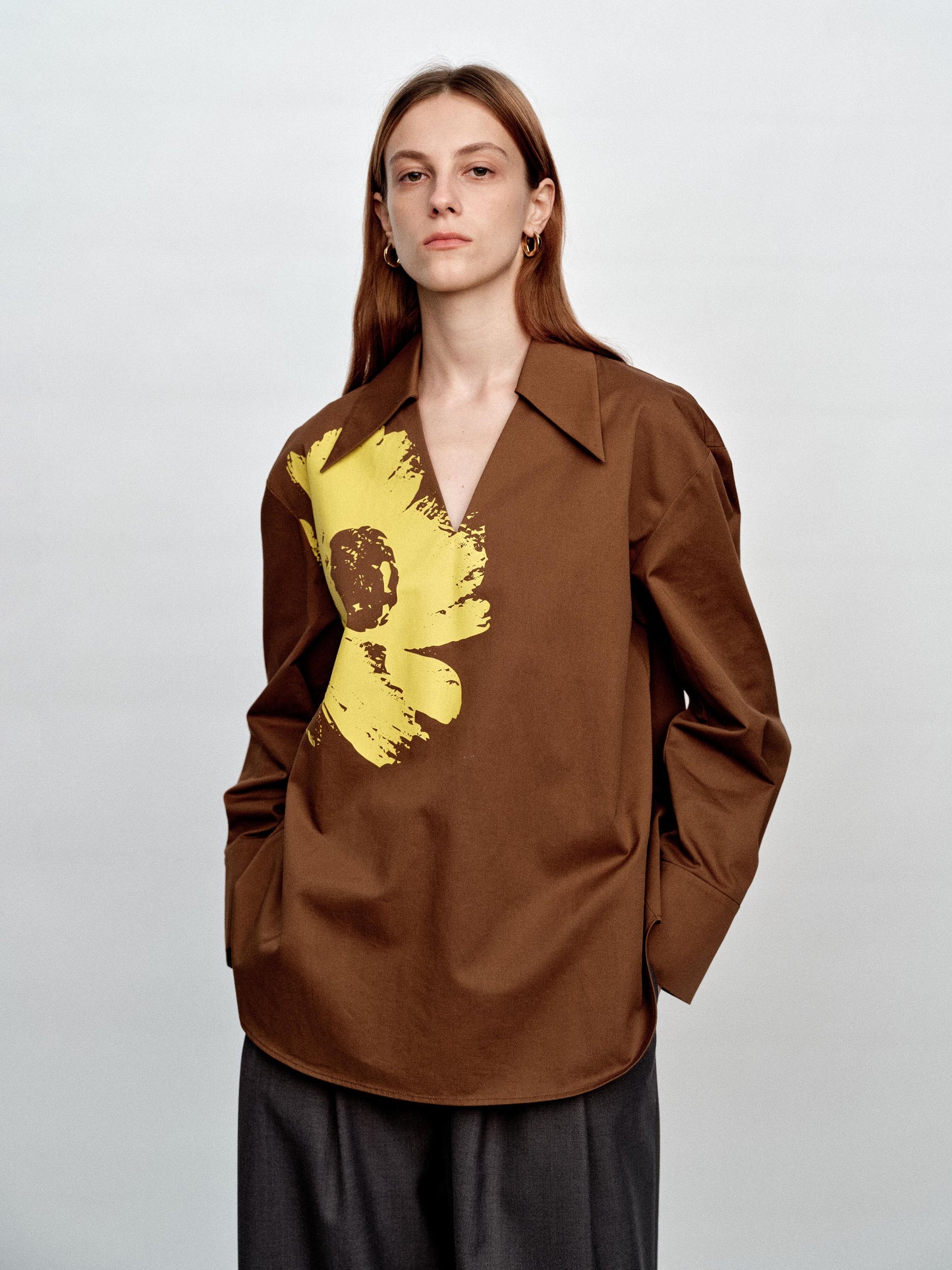 SERRER bright yellow daisy print brown pullover V-neck shirt - ISAIAH.