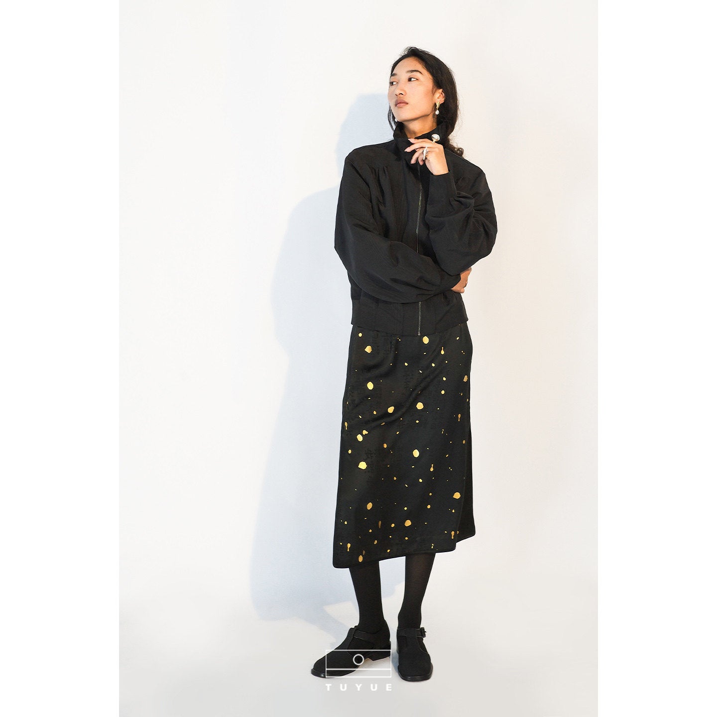 TUYUE Style Black Acetate Satin Hot Stamping Slit Skirt - LUCA.