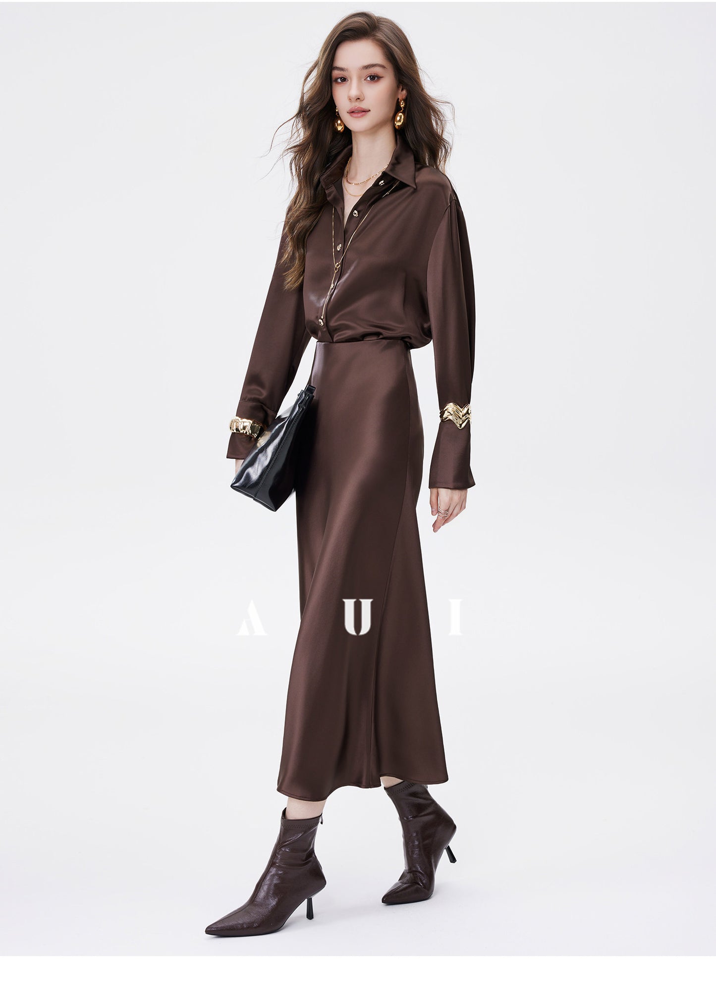AUI Maillard coffee color high-end satin temperament high-waisted hip skirt - Gyeong.