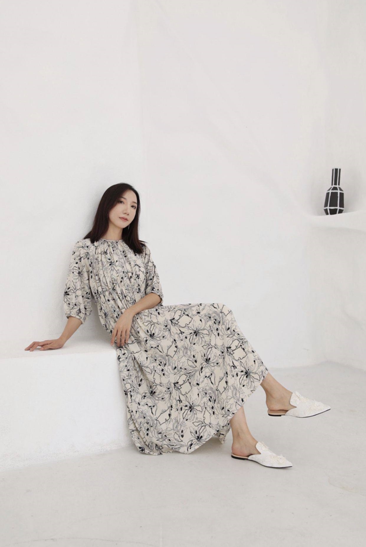 B-FEI pointed toe flower embossed flat mules -OPERT.