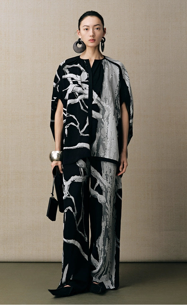 ZHUCHONGYUN V-neck knitted short-sleeved top and pant outfit set-DING.