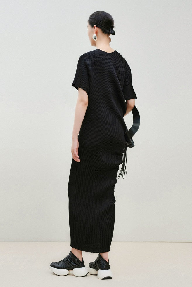 ZHUCHONGYUN Black Loose Drop Shoulder Design Knitted Dress--GRELL.