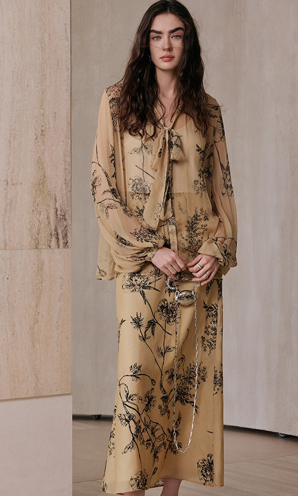 M essential Wise & Elegant Relaxed Resort Silk Flowing Streamer Print Skirt-SELVARA.