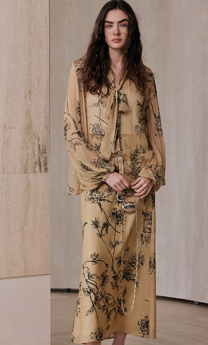 M essential Wise & Elegant Relaxed Resort Silk Flowing Streamer Print Skirt-SELVARA.